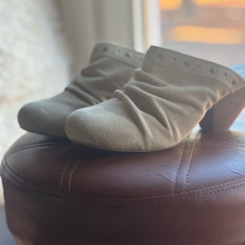 Chic Beige Women's Mules